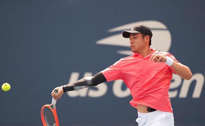 而是与球队 而是与球队