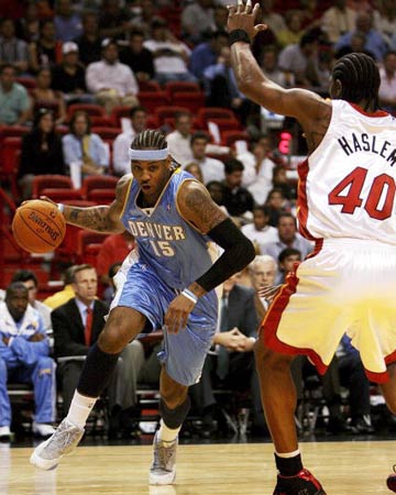 甫一开赛就 甫一开赛就